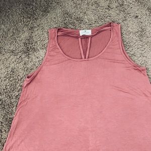 Pink flowy shirt with neck detail